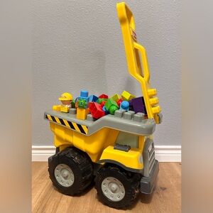 Tonka Interlocking Block Building Tow 'N Go Tuff Truck